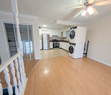 Spacious 3 Bedroom Main Unit in Thorold! - Photo 2