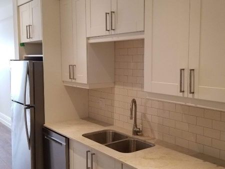 For Lease - 1226 Broadview Avenue, Toronto, Ontario - Photo 4