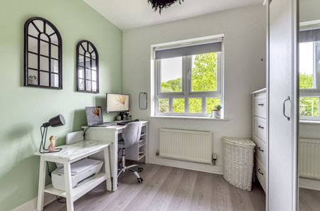 Beaumaris Parade, Balmoral Drive, Frimley, Camberley, GU16 - Photo 5