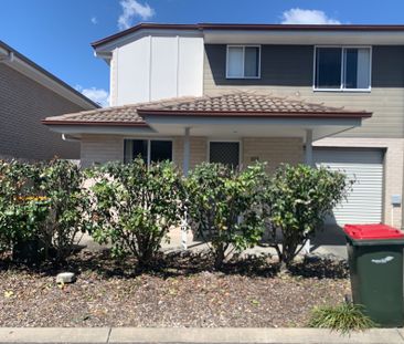 Townhouse / 3 Bed / 2 Bath / SLUG - Photo 6