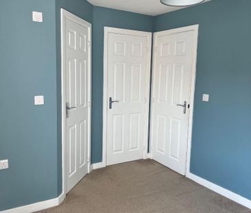 3 bedroom semi-detached house to rent - Photo 6