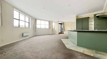 ONE WEEK FREE RENT - Four Bedroom Living - Welcome to 11/253 Riddiford Street - Photo 2