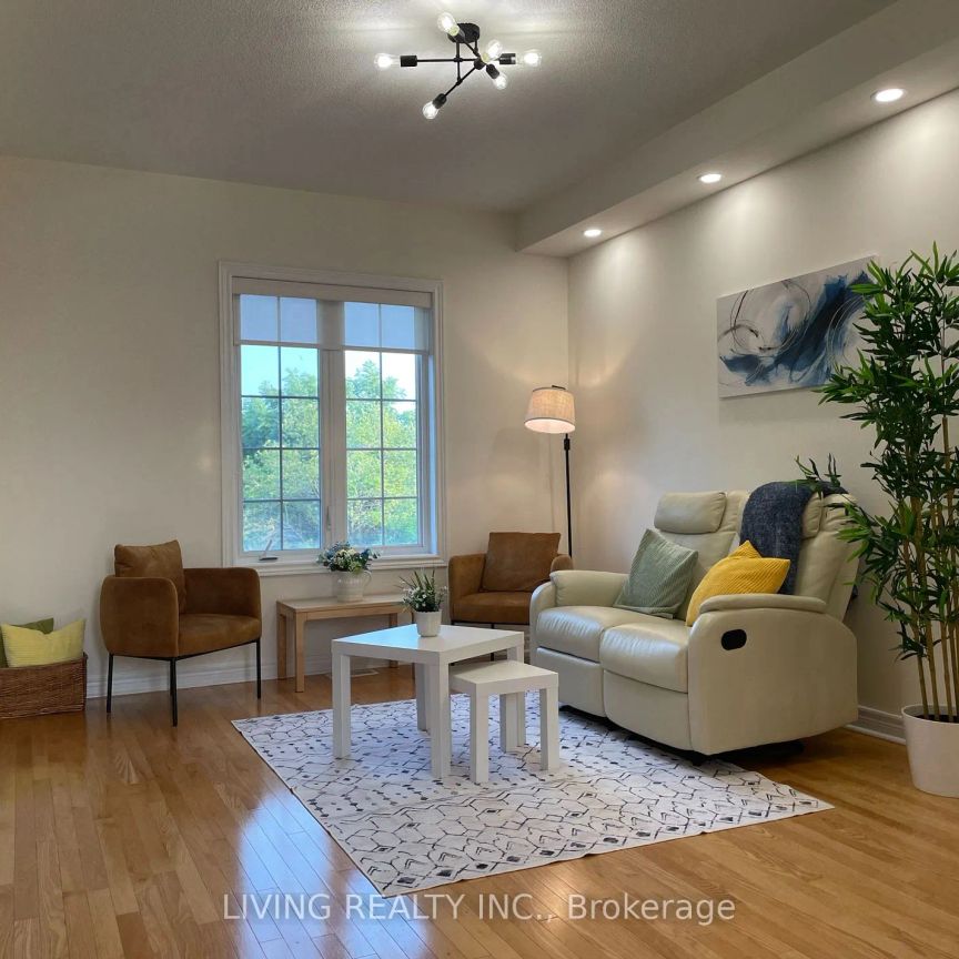 Condo Townhouse For Lease | N9255946 - Photo 1