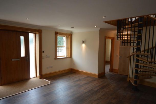3 bedroom end of terrace house to rent - Photo 1