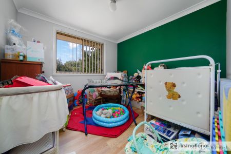 Charming Two Bedroom Townhouse - Photo 5