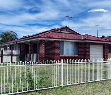 Beautifully Presented 3 Bedroom Home in Macquarie Fields&excl;&excl; - Photo 4