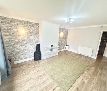 Pine Drive, Southampton - Photo 3