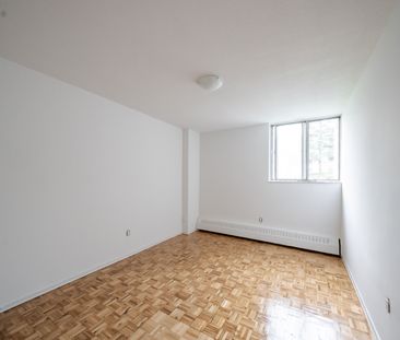 For Lease - 5 Glamorgan Avenue Unit# 610, Toronto, Ontario - Photo 5