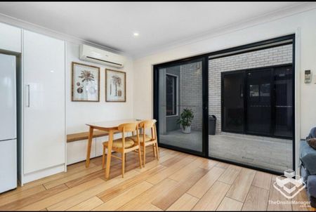 Fully furnished 2 houses on one lot for rent - Photo 3