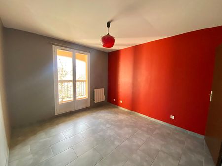 Location Appartement 3 pièces 73m² - Photo 2