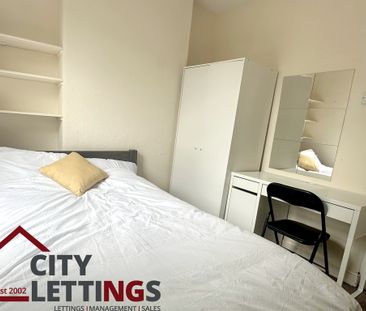 6 Bedroom Mid Terraced House - Photo 1
