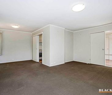 Well Presented 4 Bedroom Family Home Close to Canberra Hospital - Photo 2