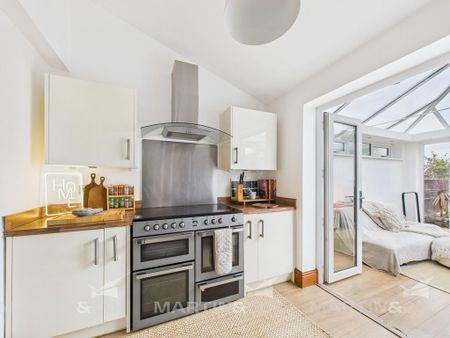 3 bedroom semi-detached house to rent - Photo 5