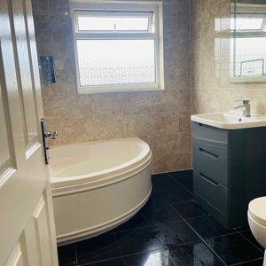 Room in a Shared House, Exeter Road, HA2 - Photo 3