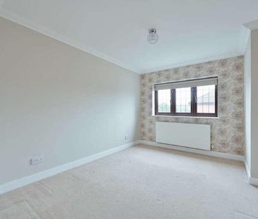 Tudor Manor Gardens, Wd, Watford, WD25 - Photo 3