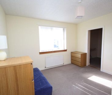3 bedroom flat to rent - Photo 5