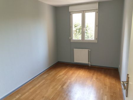 Location Appartement 3 pièces 82m² MARSEILLE 8ème - Photo 5