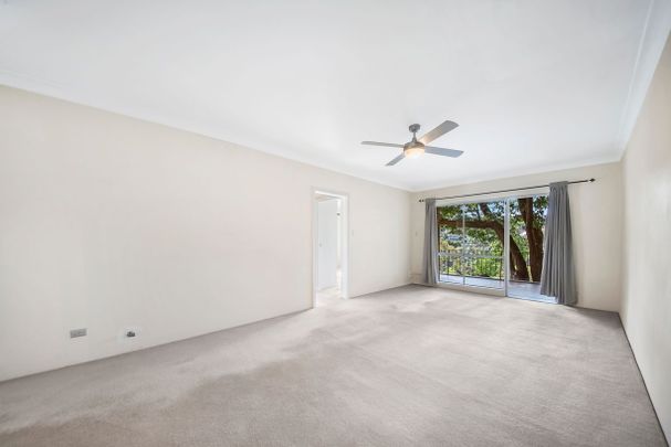 Spacious Apartment with North-Facing Mosman Bay Views - Photo 1