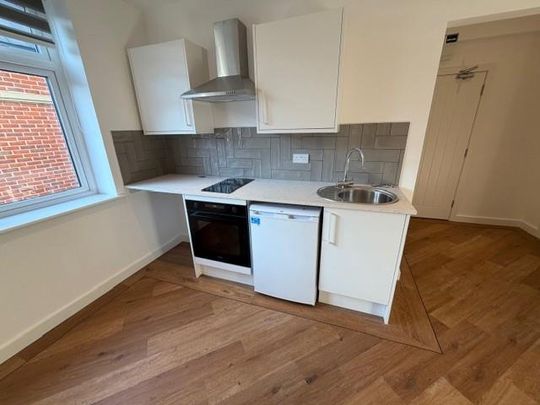 Studio to rent - Photo 1