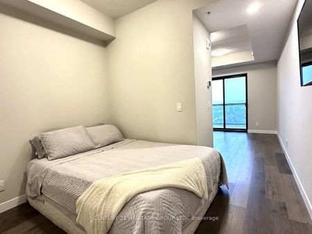 For Lease - 15 Queen Street Unit# 2103, Hamilton, Ontario - Photo 2