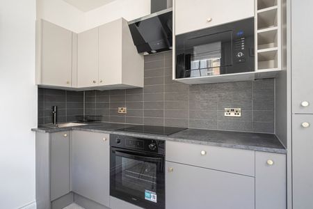 2 Bed Flat, Stowe Road, W12 - Photo 5