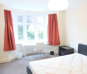 4 bedroom semi-detached house to rent - Photo 1