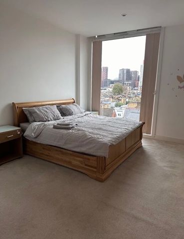 2 Bed Flat, Wandsworth Road, SW8 - Photo 3