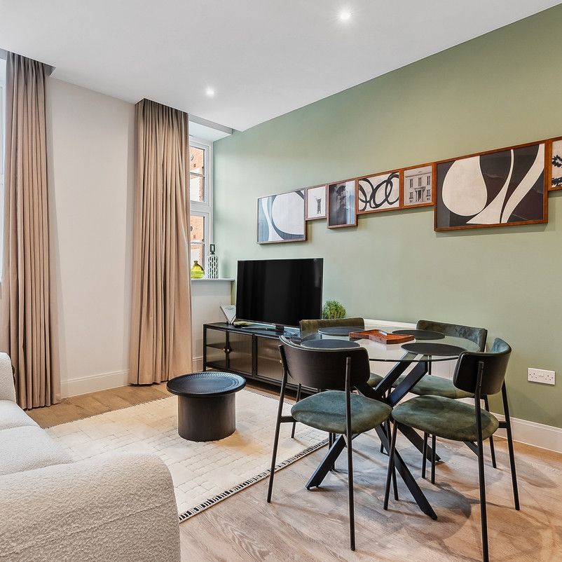 2 bed Flat To Let - Photo 1