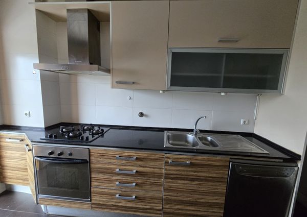 Apartamento T3 situado nas Barrocas em Aveiro.