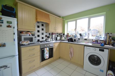 2 bedroom terraced house to rent - Photo 4