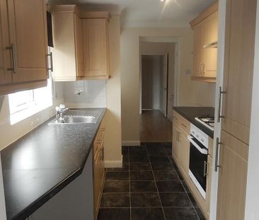 2 bedroom terraced house to rent - Photo 3