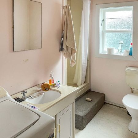 Charming Studio in the Heart of Newtown - Photo 4