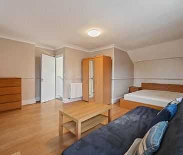 3 bedroom apartment to rent - Photo 1