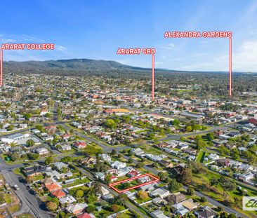 Well-positioned, 2-bedroom home. - Photo 1