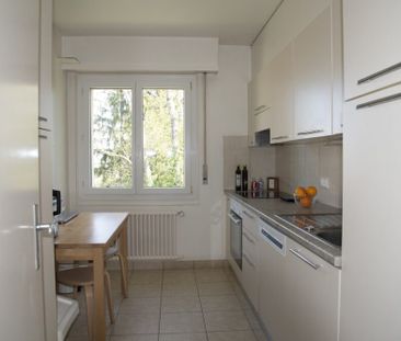 Calme et verdoyant – 3.5 pièces au 3ème étage avec balcon - Photo 3