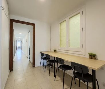 Carrer del Rosselló, Barcelona, Catalonia 08008 - Photo 6