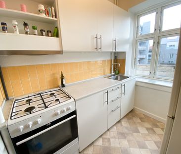 Lys 2-værelses lejlighed med rummelige værelser - Photo 5