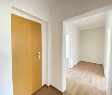 Einzug ab sofort möglich - 3-Raumwohnung mit Balkon und Aufzug - Photo 4