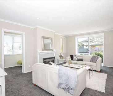 Charming 3-Bedroom Home in Panmure – Prime Location! - Photo 1
