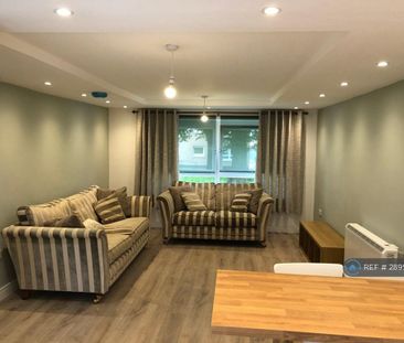 3 bedroom flat to rent - Photo 1