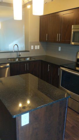 Gorgeous 3 Bedroom 2.5 Bath Townhouse in Clearview Ridge - Photo 4