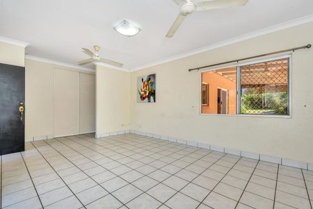 FAMILY HOME WITH LARGE AIR-CONDITIONED DEMOUNTABLE & INGORUND SPA - Photo 4