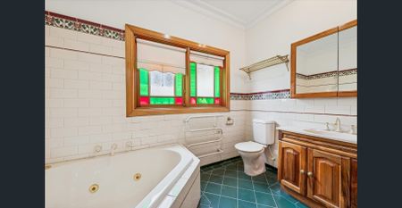 Location, Location, Location! - Photo 4