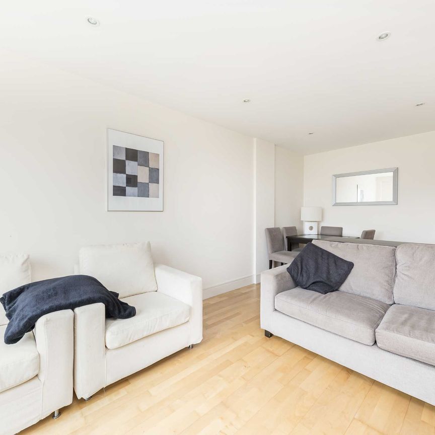 Chiswick High Road, Chiswick, W4, London - Photo 1