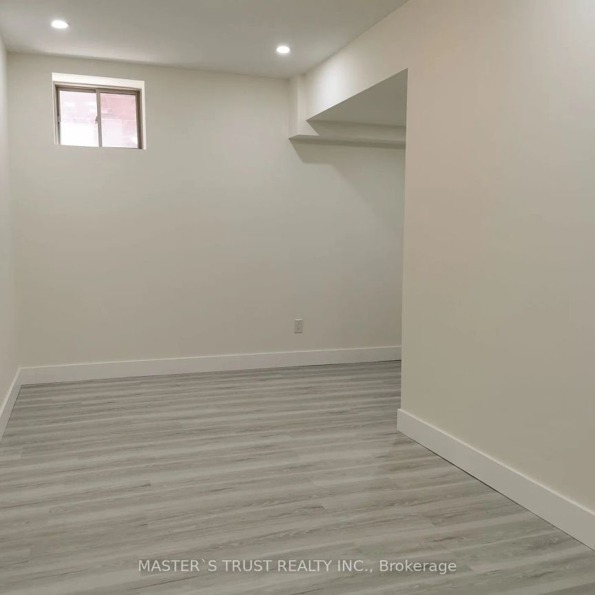 Detached Home For Lease | N9254535 - Photo 1