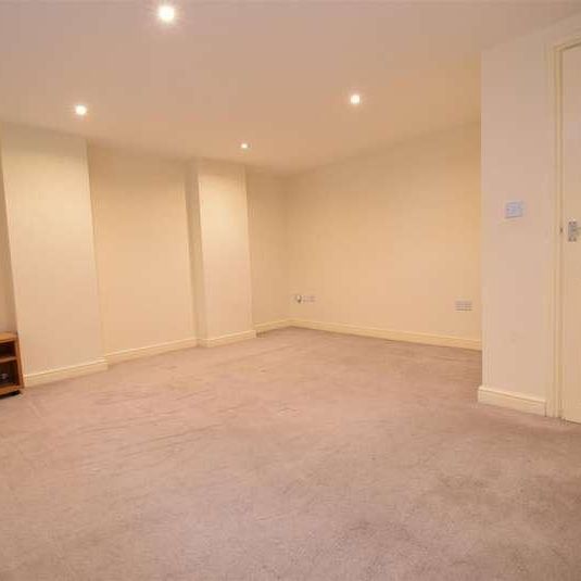 College Grove View, Wakefield, WF1 - Photo 1