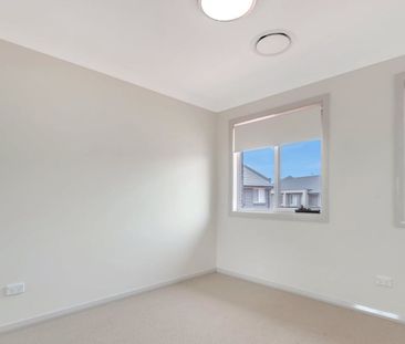 Contemporary Living - Photo 5