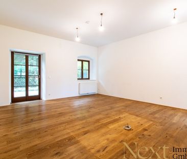 Charmante 2,5-Zimmer-Wohnung mit gemütlichem Eigengarten im Palais ... - Photo 1