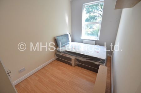 7 Bedroom Mid Terraced House for rent in High Cliffe - Photo 3