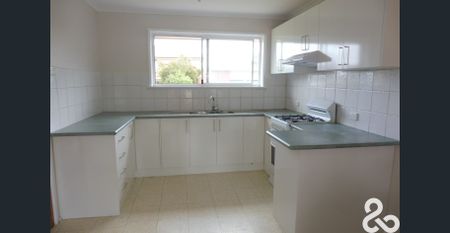 14 Mckimmies Road, Lalor, Vic 3075 - Photo 2